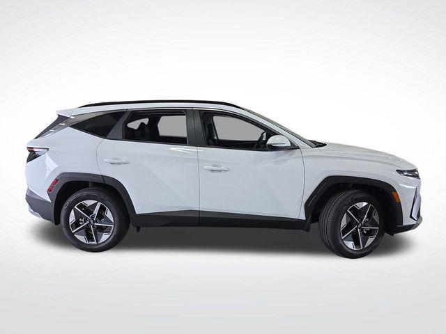 new 2025 Hyundai TUCSON Hybrid car, priced at $37,041