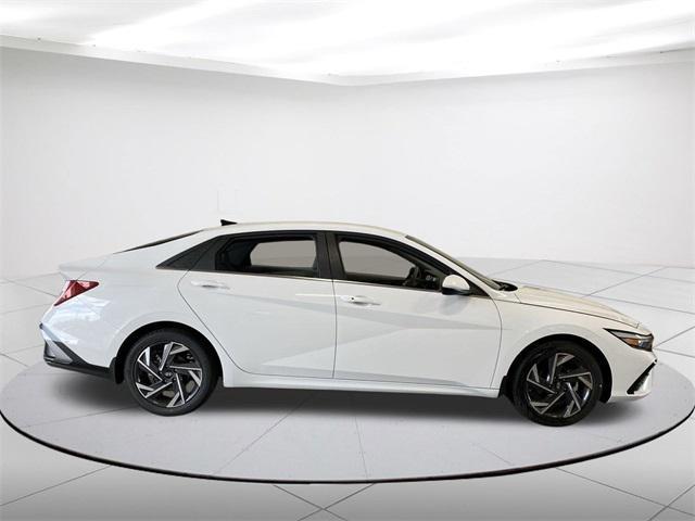 new 2024 Hyundai Elantra car, priced at $25,389