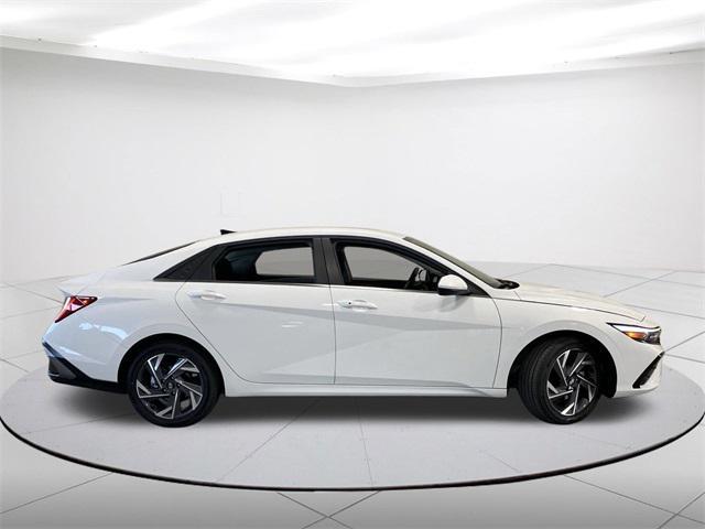 new 2025 Hyundai Elantra car, priced at $26,581