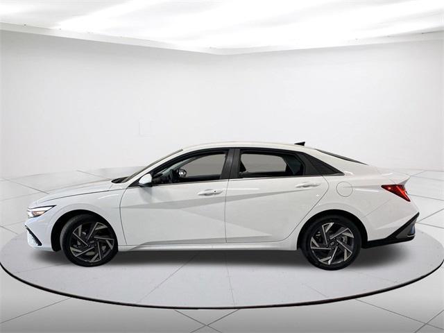 new 2025 Hyundai Elantra car, priced at $26,581