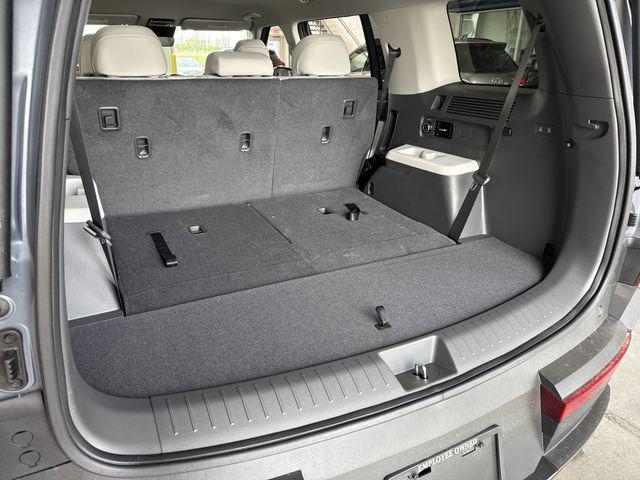 new 2025 Hyundai Santa Fe car, priced at $38,557