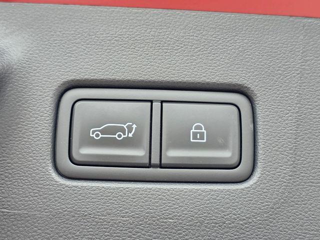 used 2025 Hyundai Santa Fe car, priced at $31,895