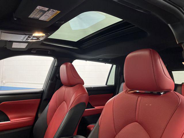 used 2023 Toyota Highlander car, priced at $38,926