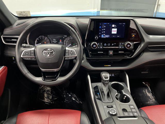 used 2023 Toyota Highlander car, priced at $38,926