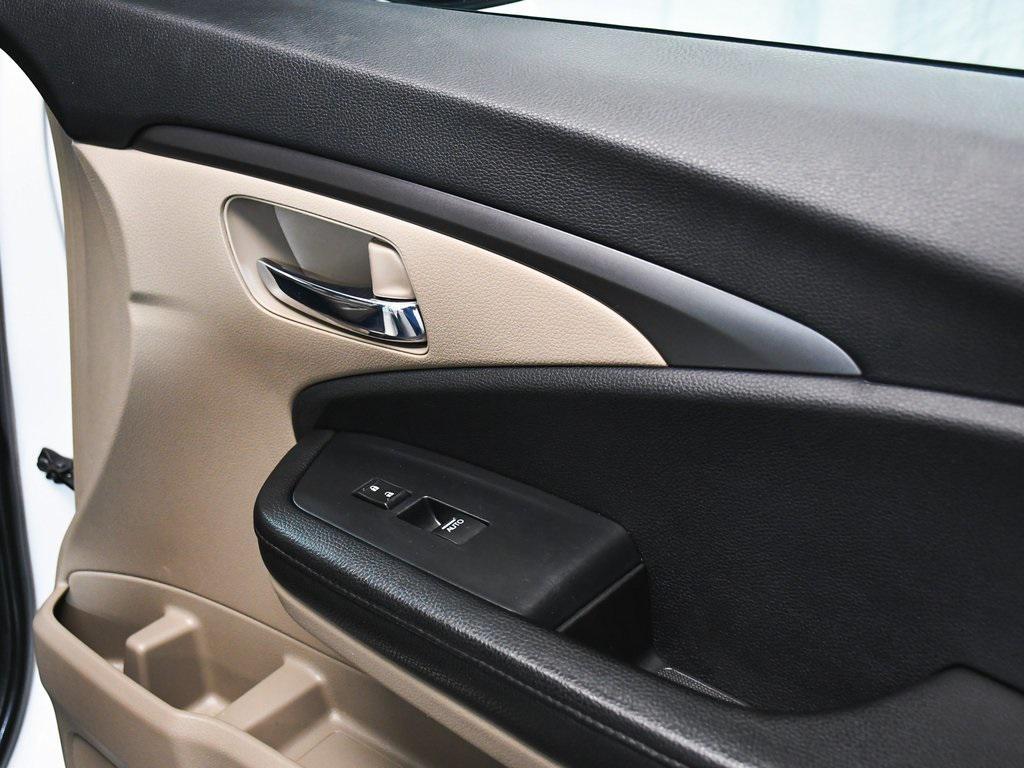 used 2022 Honda Pilot car, priced at $19,888