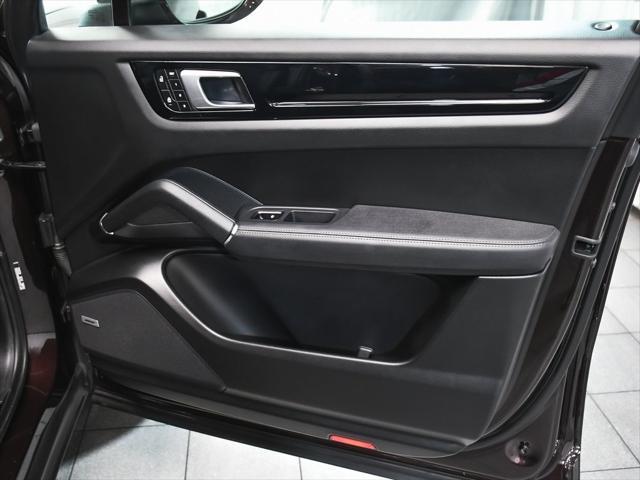 used 2022 Porsche Cayenne car