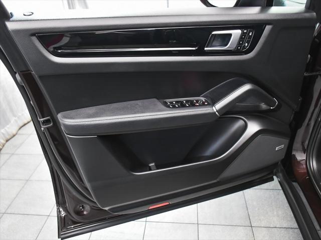 used 2022 Porsche Cayenne car