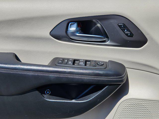used 2022 Chrysler Pacifica Hybrid car, priced at $23,899