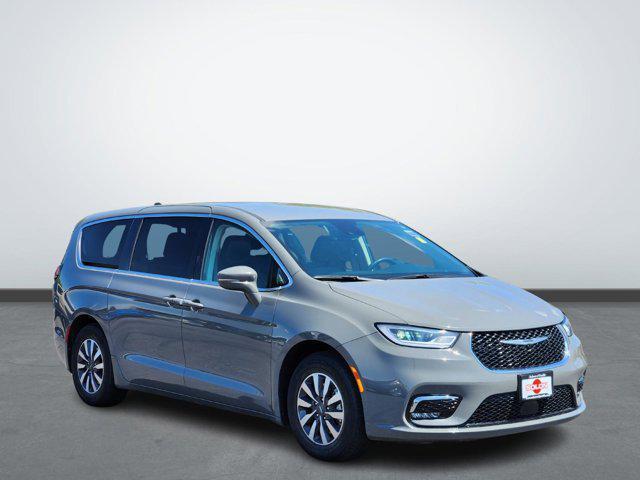 used 2022 Chrysler Pacifica Hybrid car, priced at $23,899