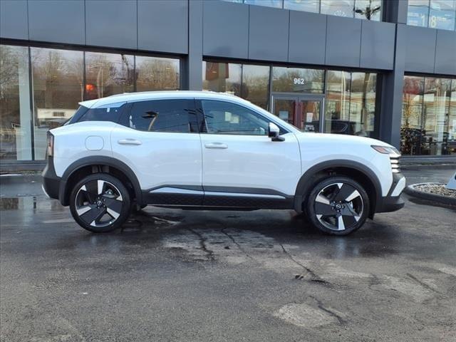 new 2025 Nissan Kicks car, priced at $28,090