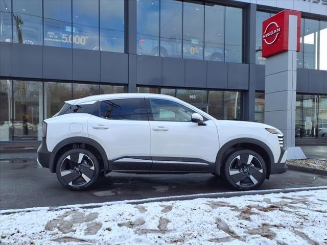 new 2025 Nissan Kicks car, priced at $28,090