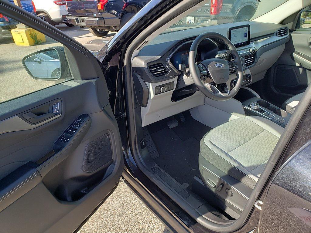 used 2023 Ford Escape car, priced at $26,991