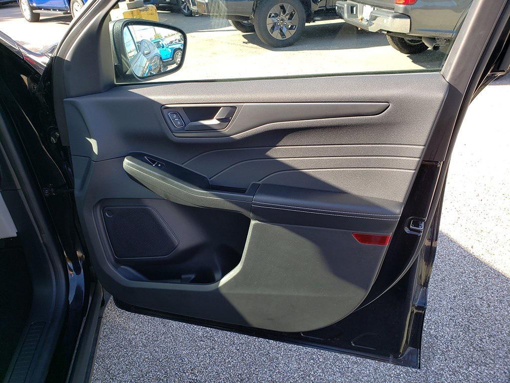 used 2023 Ford Escape car, priced at $26,991