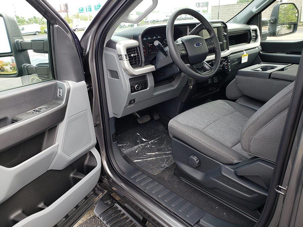 new 2025 Ford F-250 car, priced at $55,065