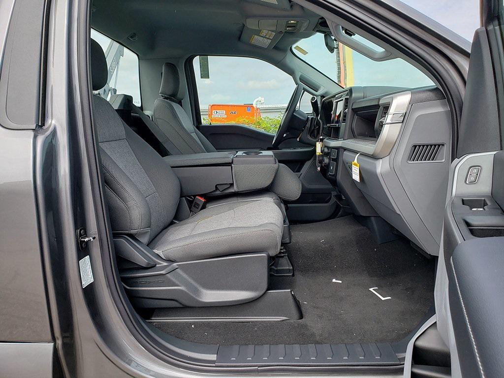 new 2025 Ford F-250 car, priced at $55,065