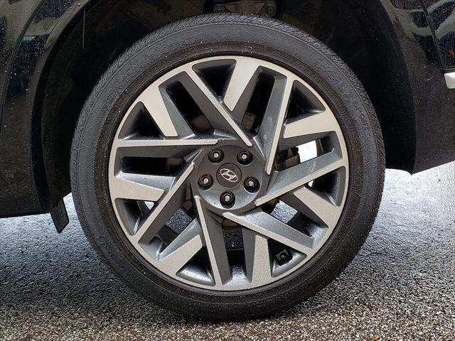 used 2022 Hyundai Santa Fe car, priced at $26,604