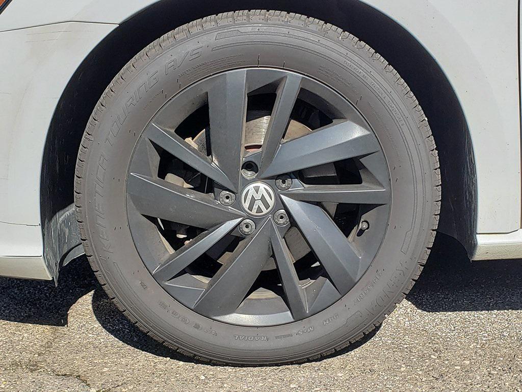 used 2018 Volkswagen Passat car, priced at $13,995