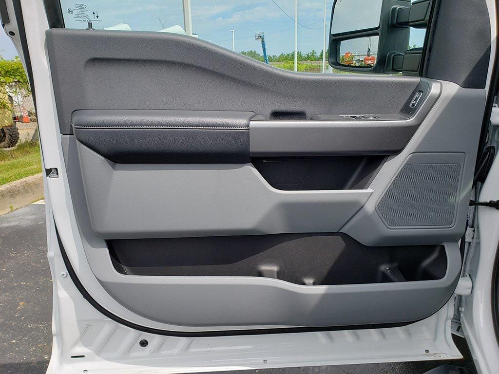 new 2025 Ford F-250 car, priced at $53,825