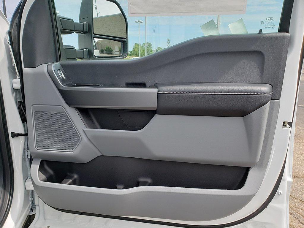 new 2025 Ford F-250 car, priced at $53,825