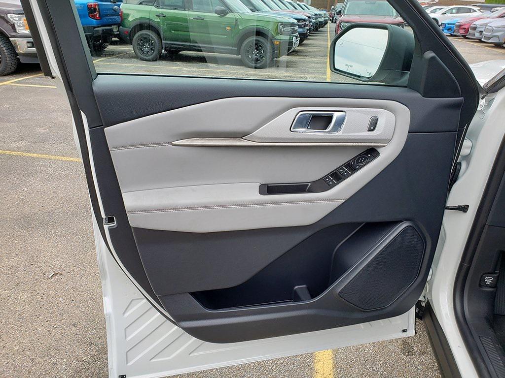 new 2025 Ford Explorer car, priced at $48,515
