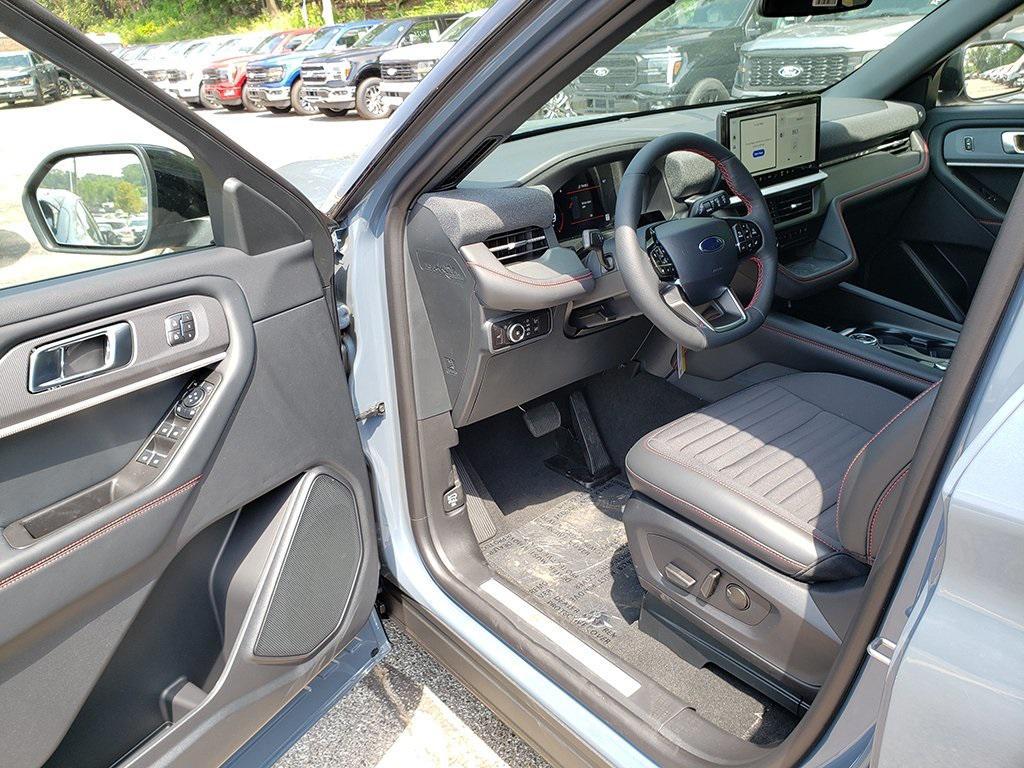 new 2025 Ford Explorer car, priced at $52,925