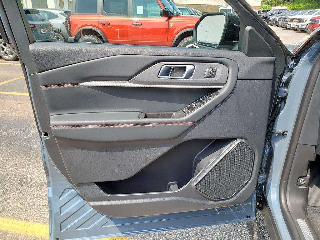 new 2025 Ford Explorer car, priced at $52,925