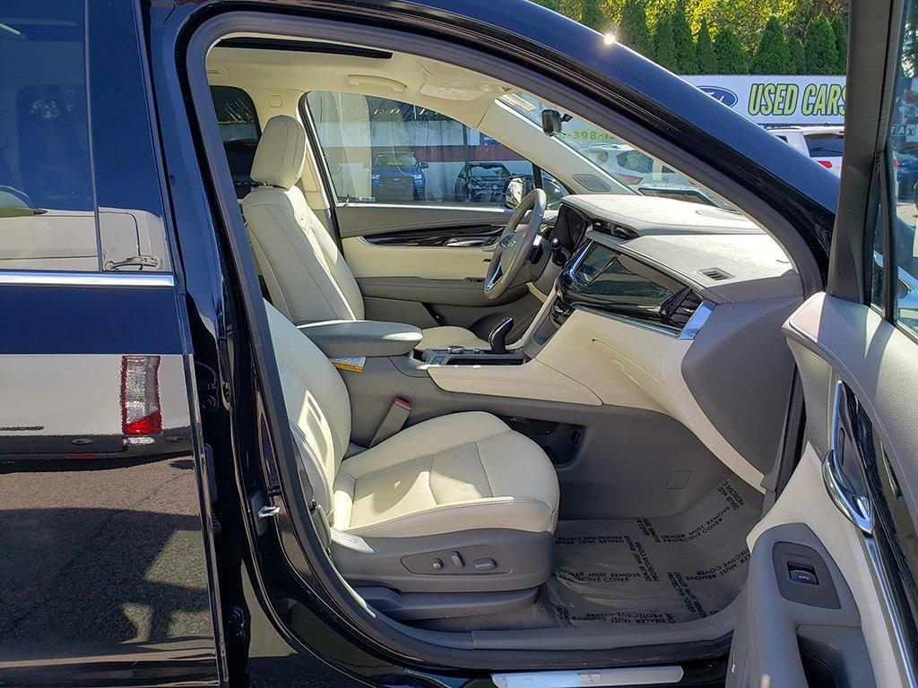 used 2023 Cadillac XT6 car, priced at $36,468