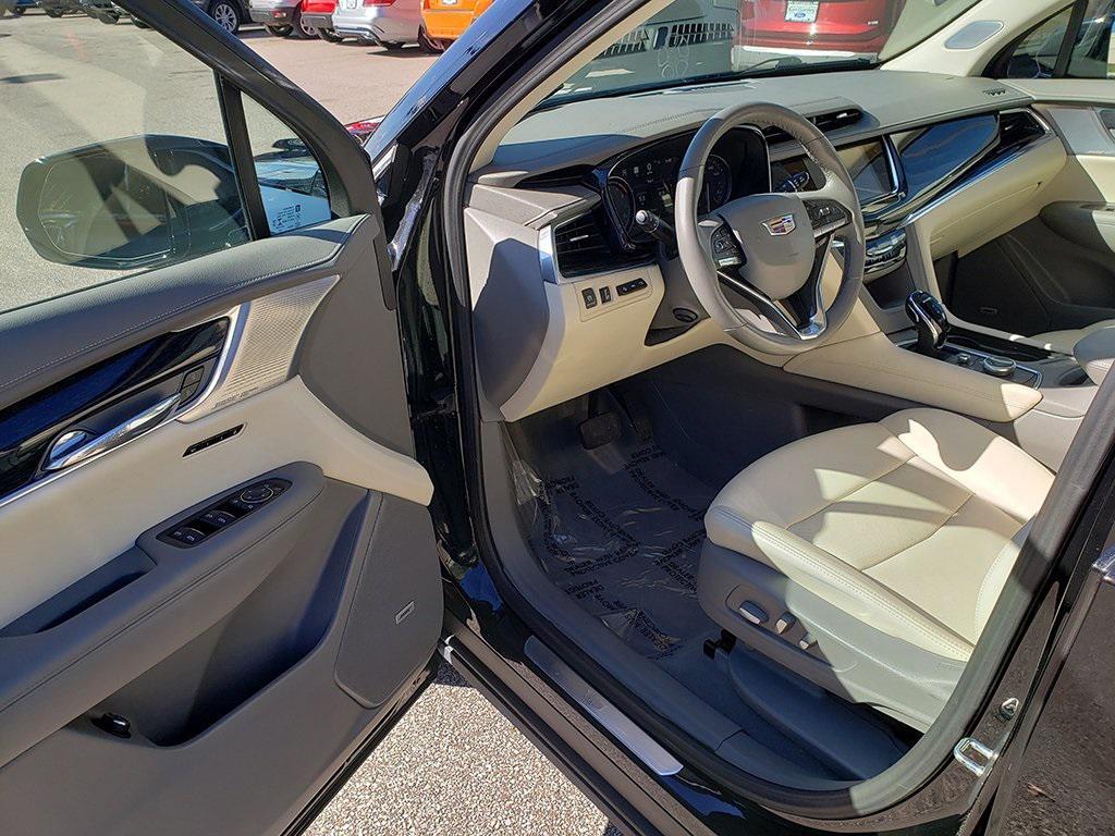 used 2023 Cadillac XT6 car, priced at $36,468