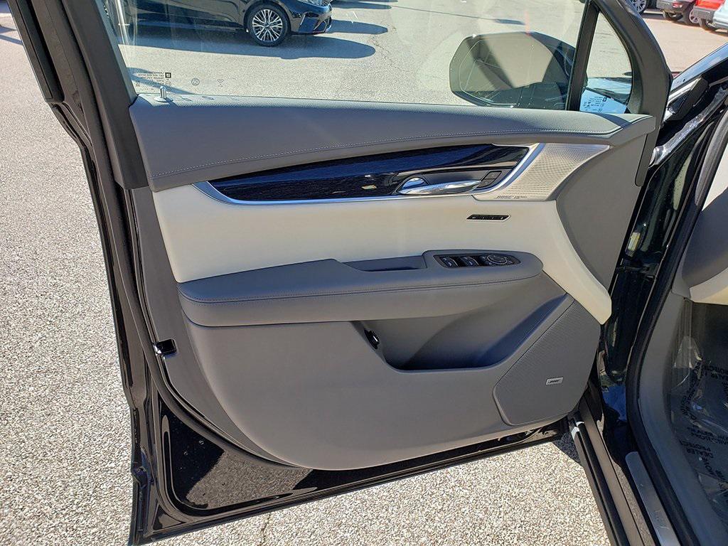 used 2023 Cadillac XT6 car, priced at $36,468
