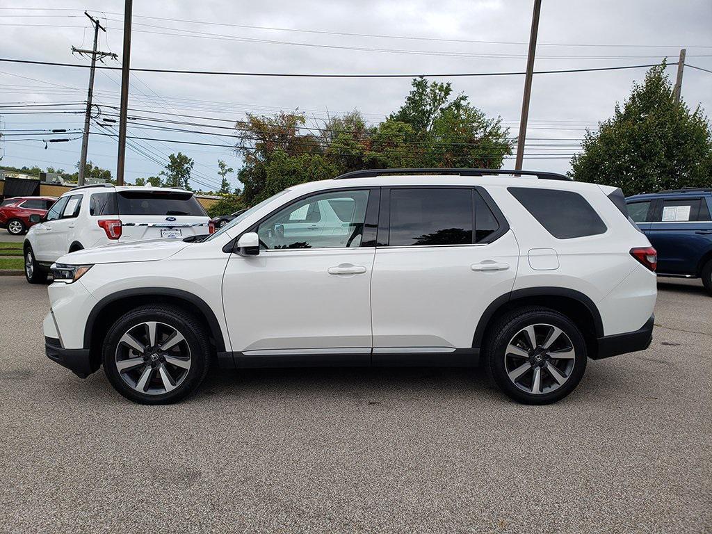 used 2025 Honda Pilot car, priced at $47,065