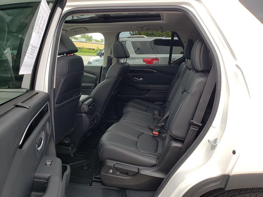 used 2025 Honda Pilot car, priced at $47,065