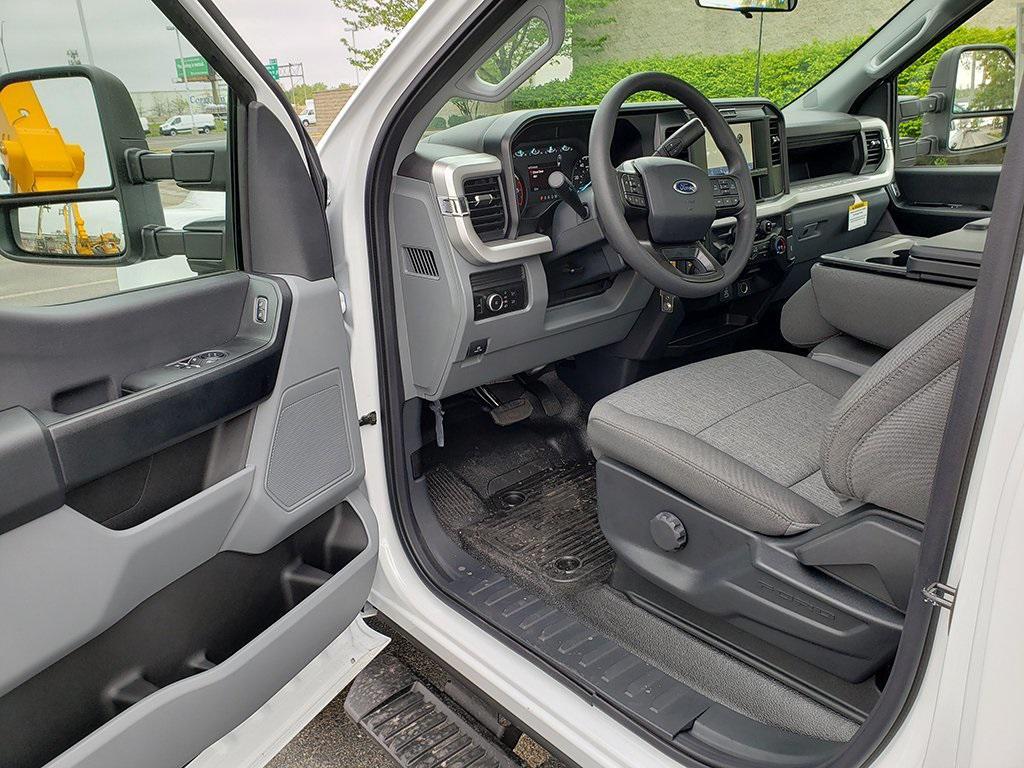 new 2025 Ford F-350 car, priced at $54,450