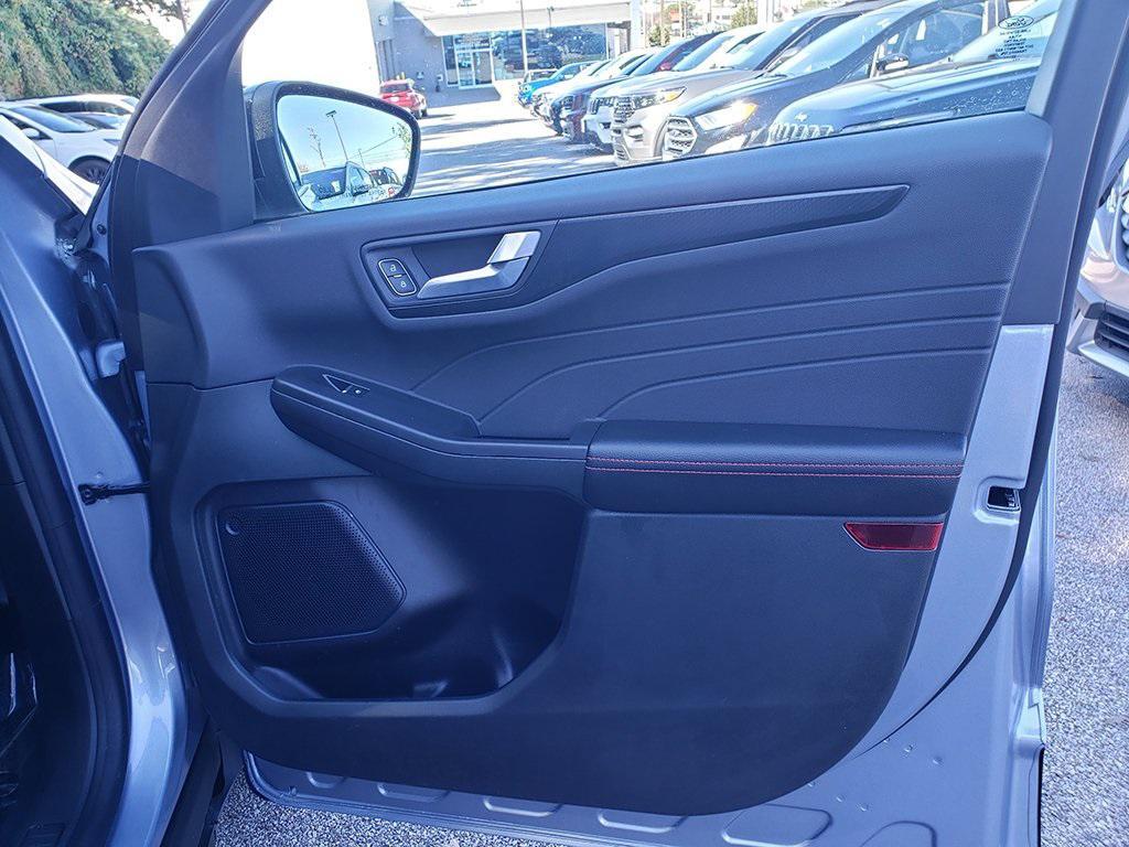used 2022 Ford Escape car, priced at $24,933