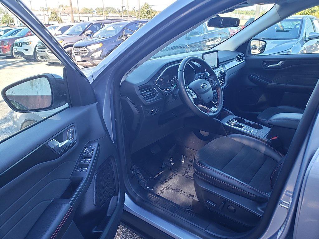 used 2022 Ford Escape car, priced at $24,933