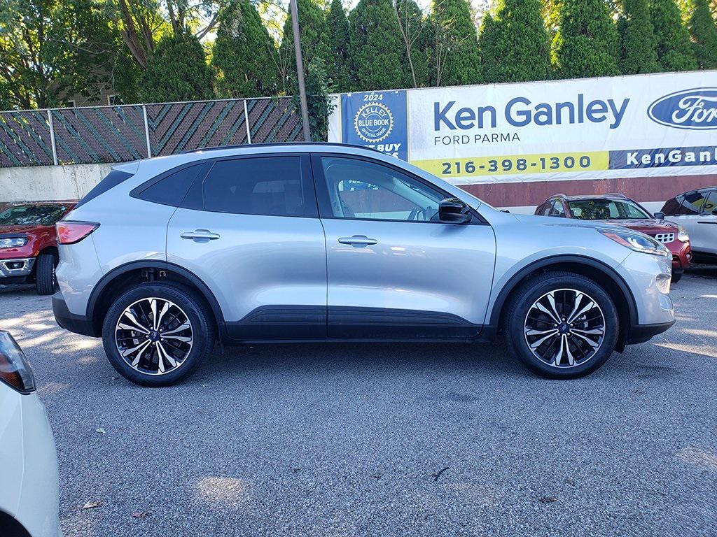 used 2022 Ford Escape car, priced at $24,933