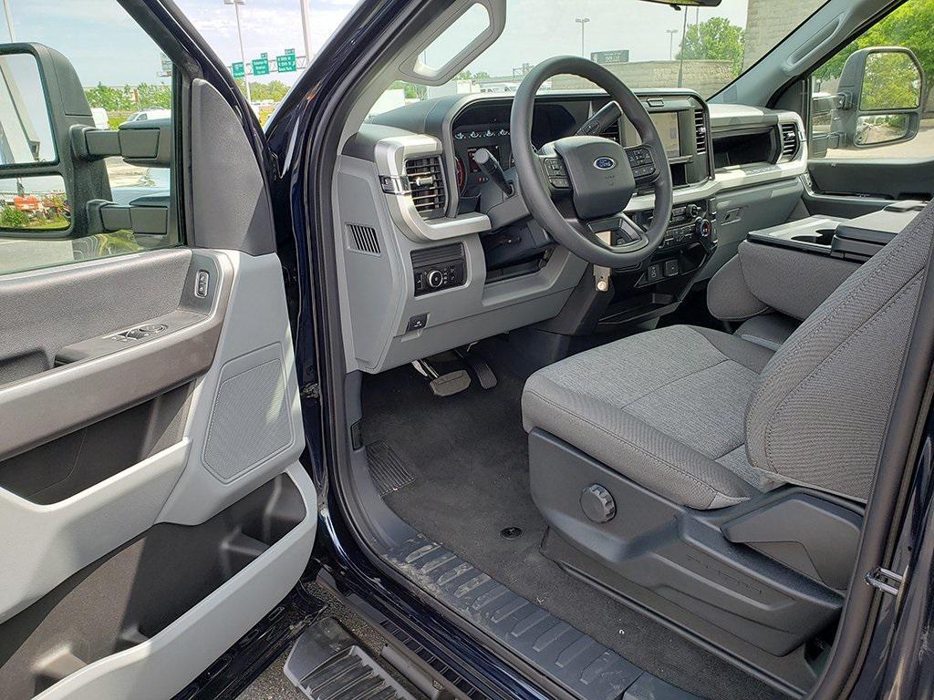 new 2025 Ford F-250 car, priced at $53,965