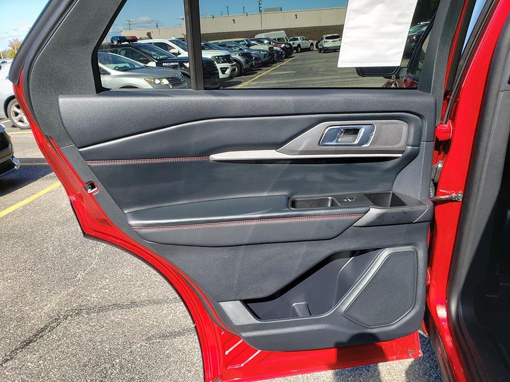 new 2025 Ford Explorer car, priced at $52,365