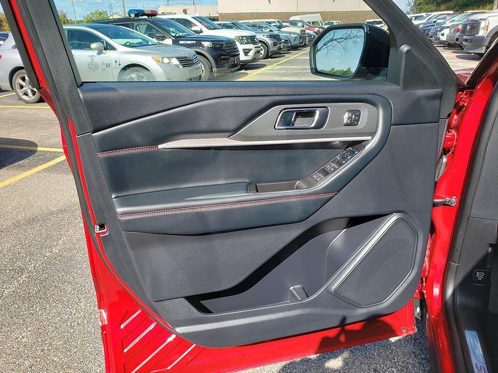 new 2025 Ford Explorer car, priced at $52,365