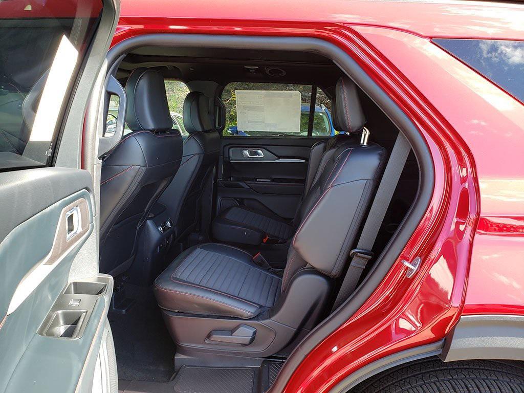 new 2025 Ford Explorer car, priced at $52,365