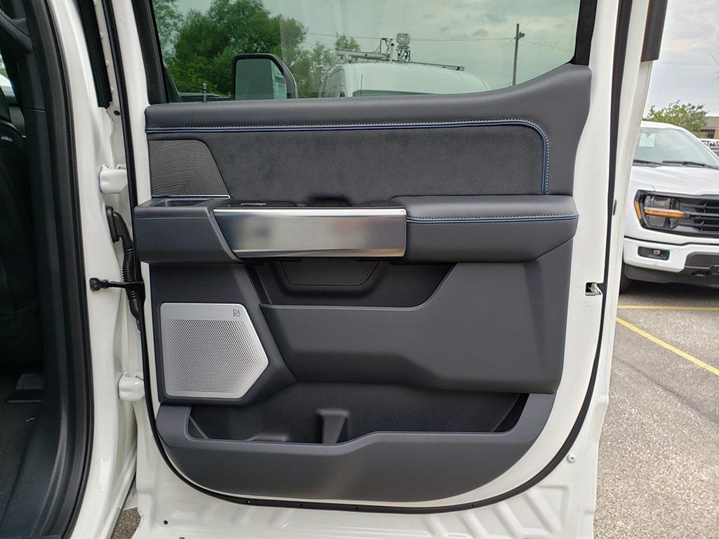 new 2025 Ford F-250 car, priced at $95,060