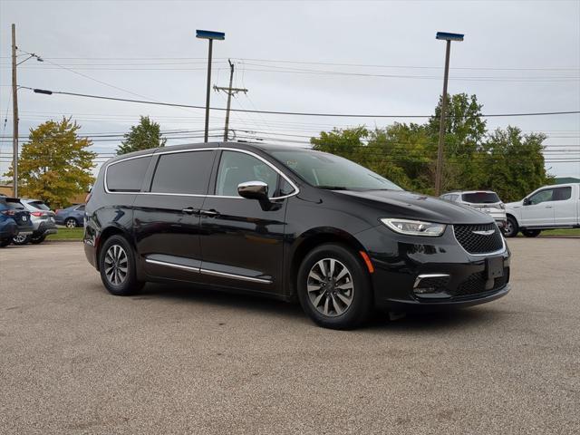 used 2023 Chrysler Pacifica Hybrid car, priced at $36,991