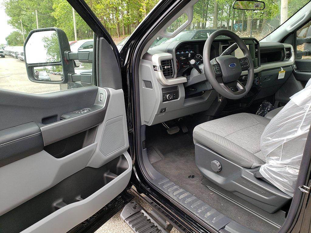 new 2025 Ford F-250 car, priced at $53,220
