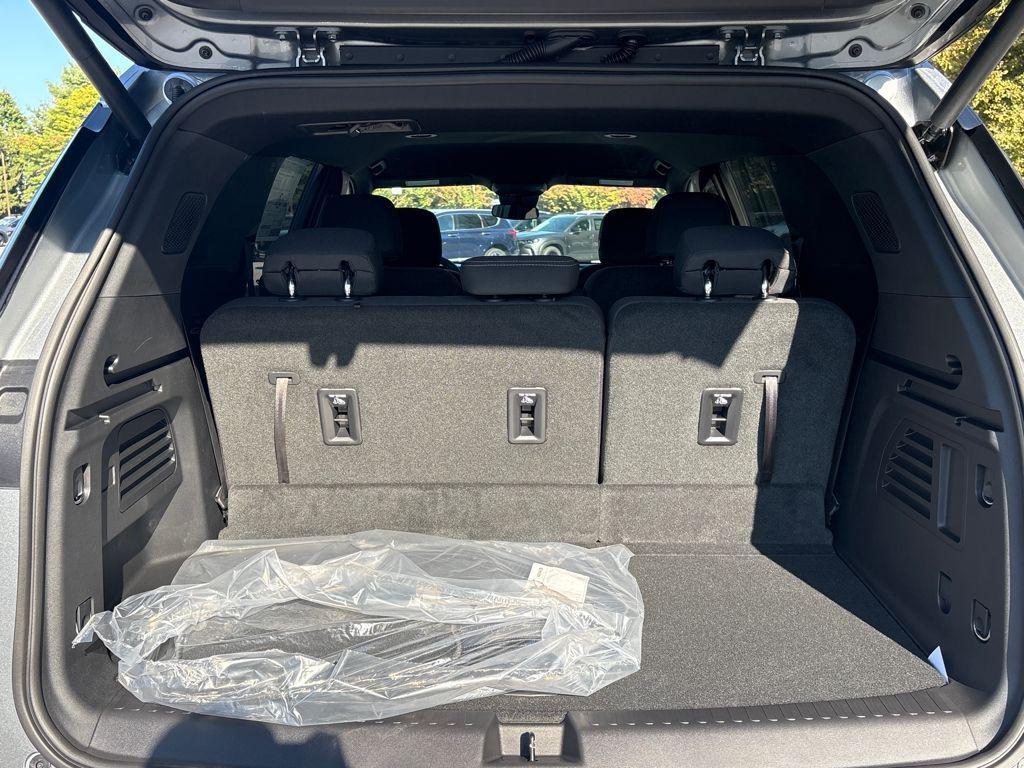 new 2026 Chevrolet Traverse car, priced at $41,430