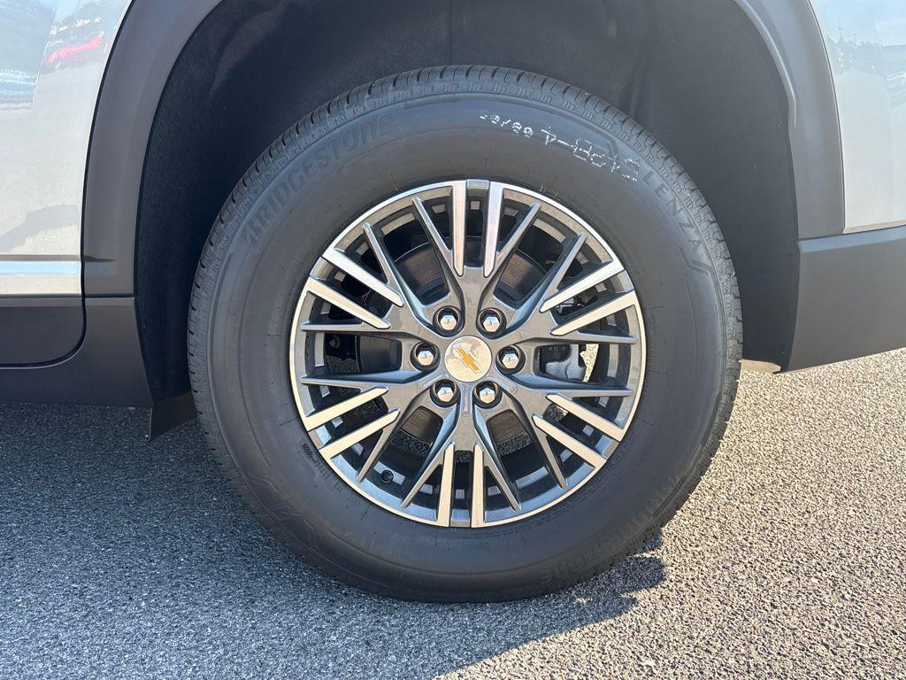 new 2026 Chevrolet Traverse car, priced at $41,430