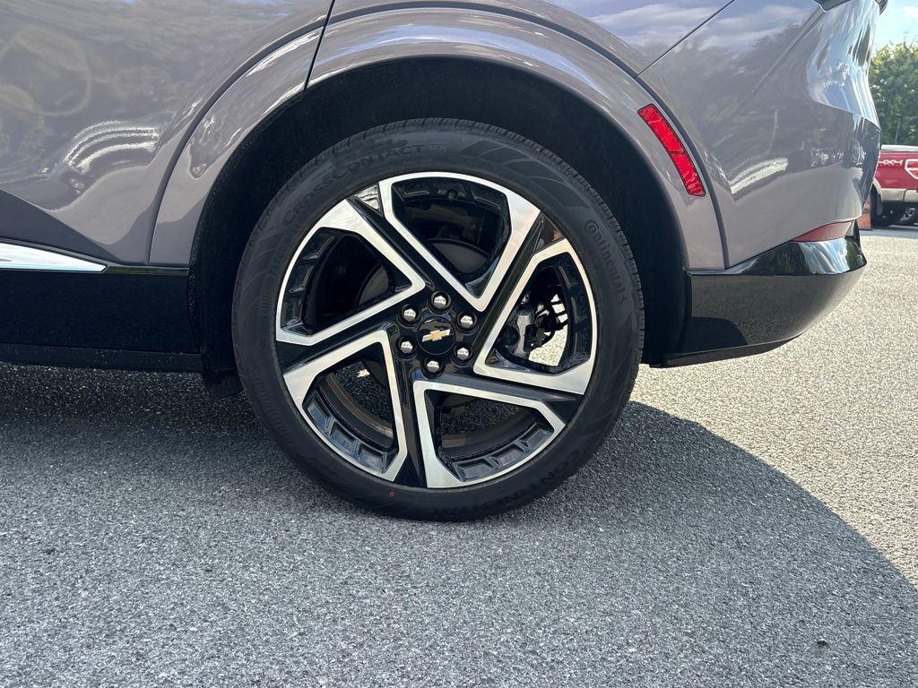 new 2025 Chevrolet Equinox EV car, priced at $43,485