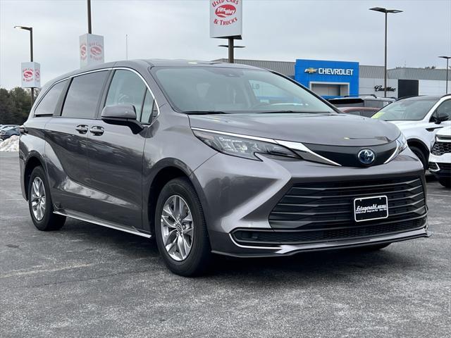 used 2024 Toyota Sienna car, priced at $40,995