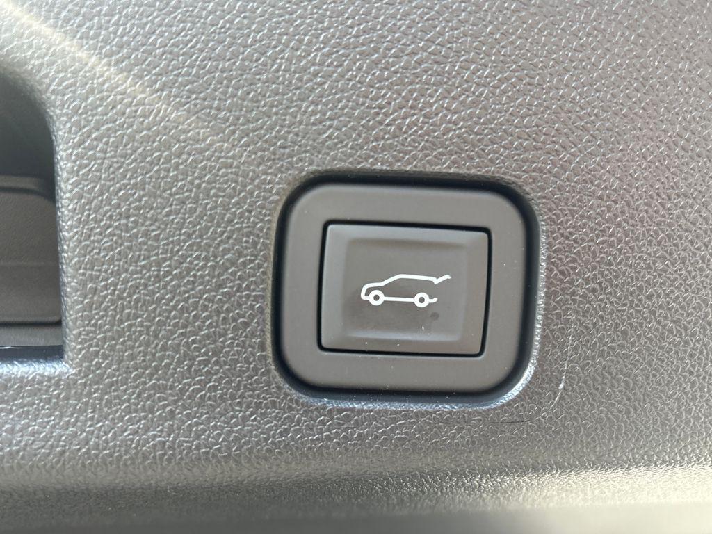 new 2026 Chevrolet Traverse car, priced at $55,440