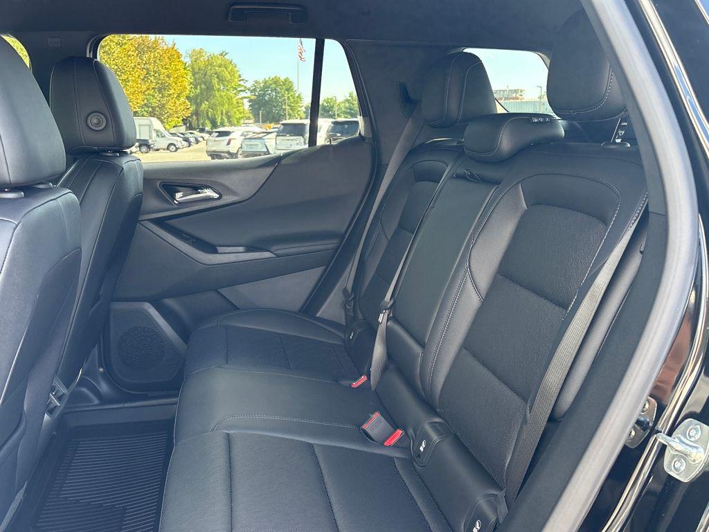new 2026 Chevrolet Equinox car, priced at $33,559