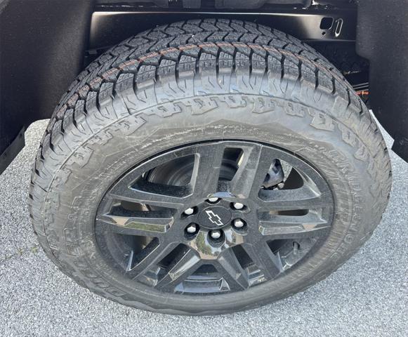 new 2025 Chevrolet Colorado car, priced at $47,619