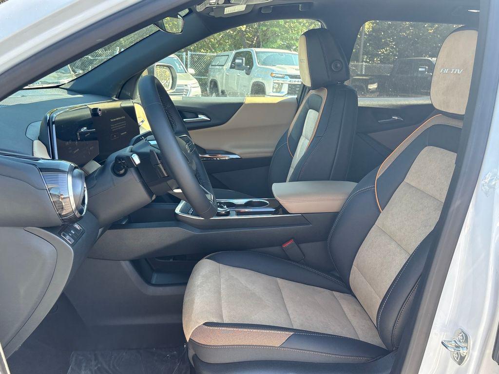 new 2026 Chevrolet Equinox car, priced at $35,657